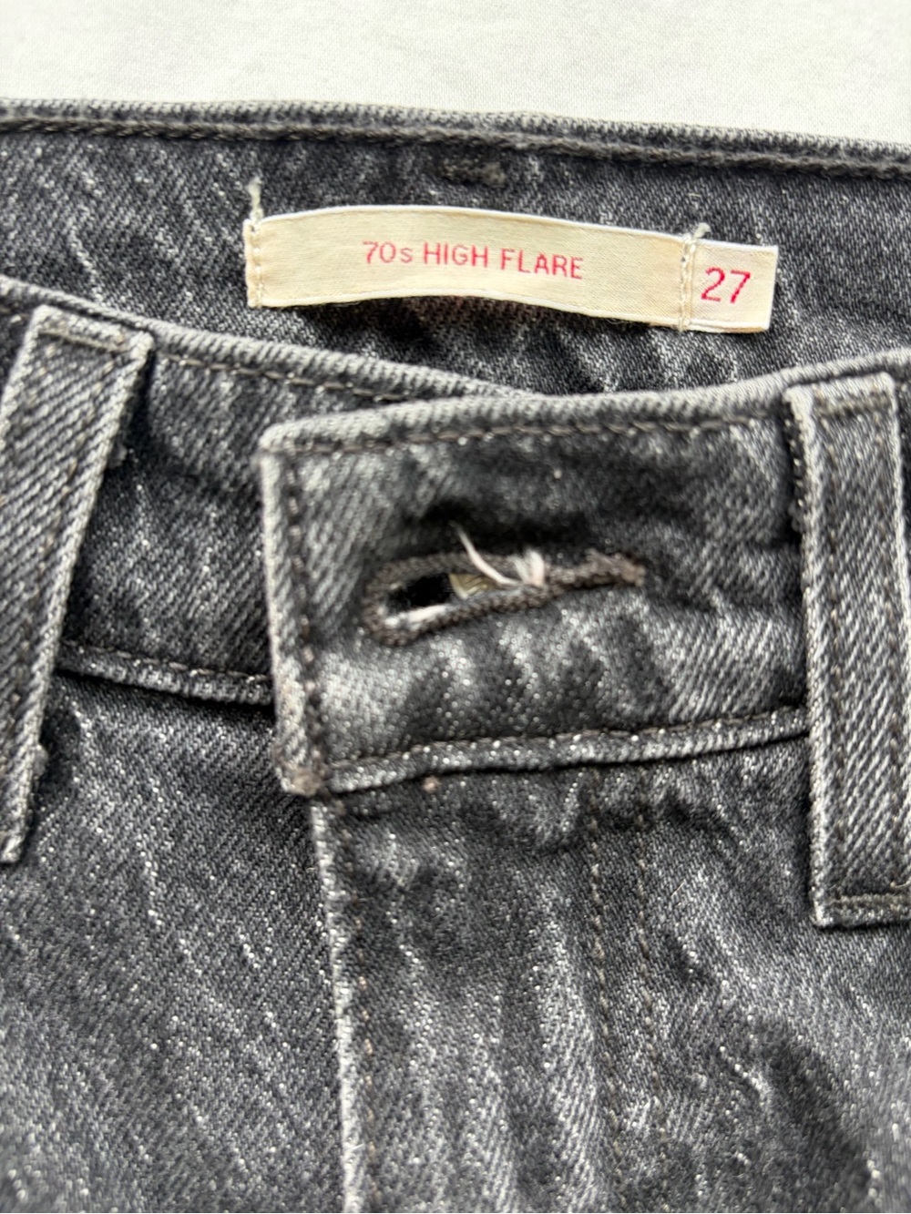 Levi’s Ribcage Size 27 - Picture 4 of 5